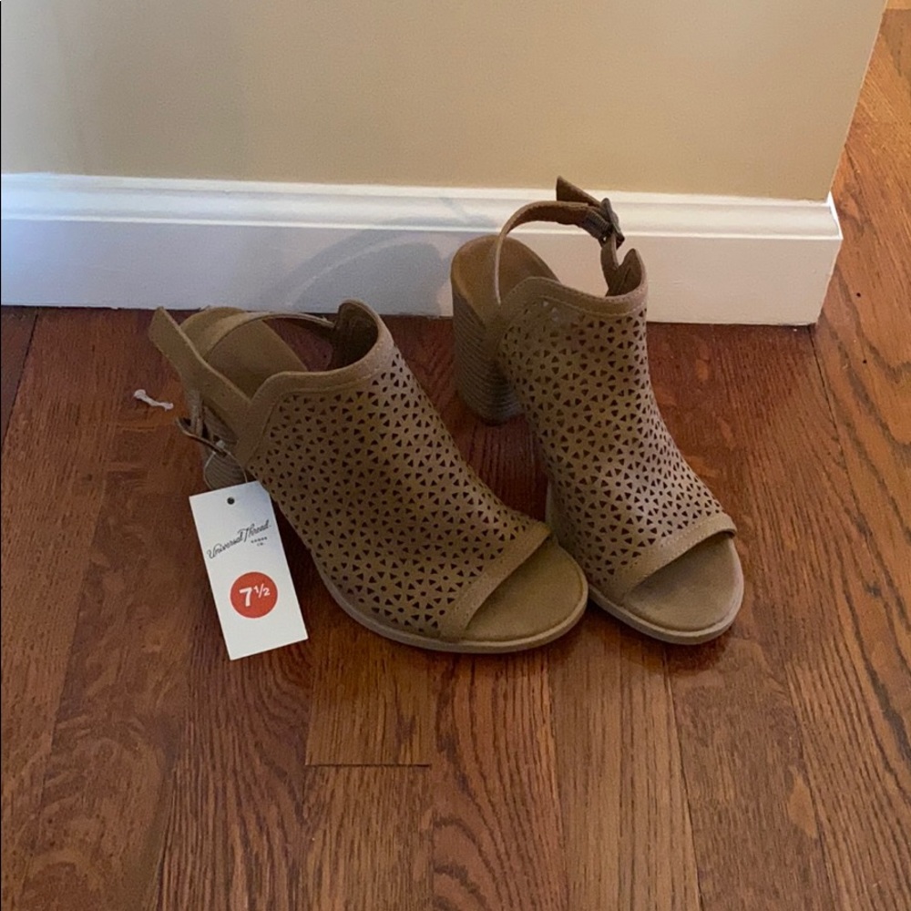 Women’s sandals